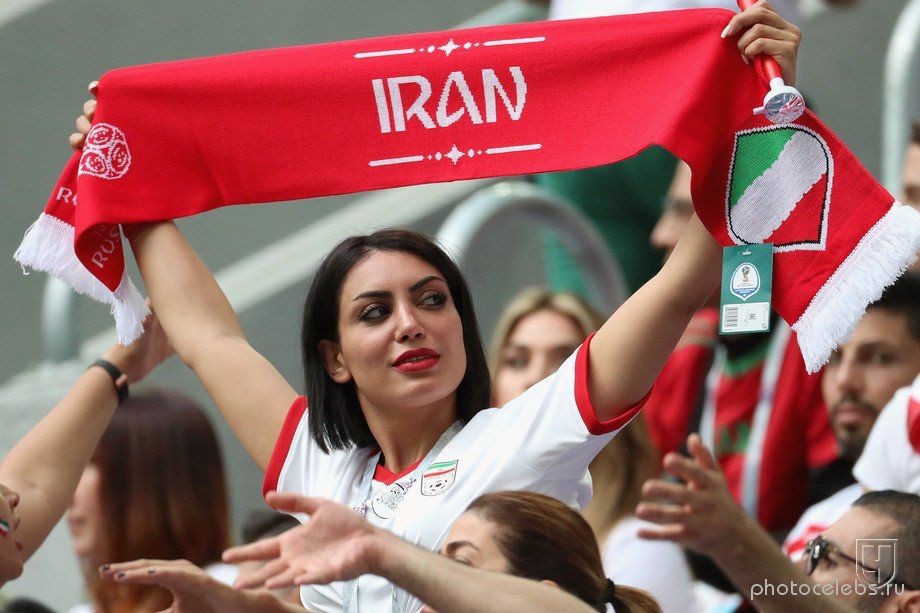 Красивые иранские болельщицы на стадионах России